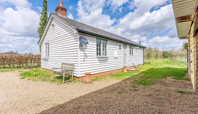 LITTLE MELROSE, romantic, with a garden in Collier Street