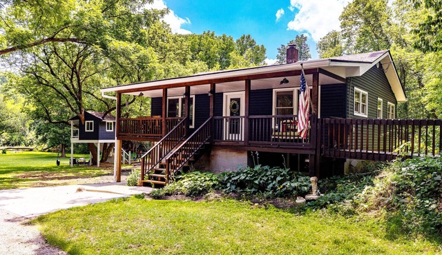 Little Miami Riverfront 3-bedroom house one bedroom in a tree house.