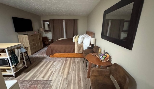 Little Mountain Haven. True ski-in, ski-out. First floor!