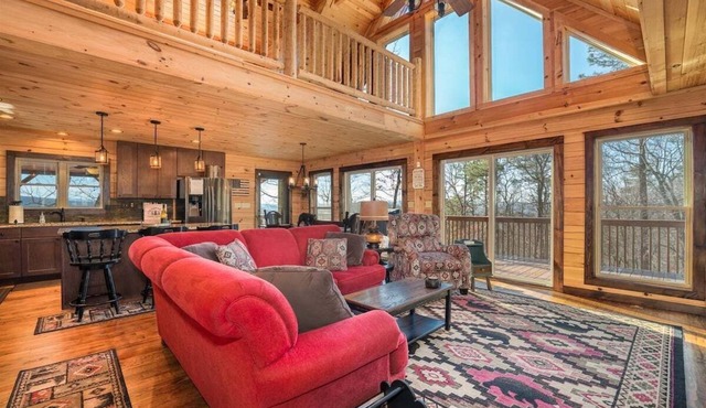 Little Mountain Lodge - Near Pisgah National Forest and Downtown Brevard!
