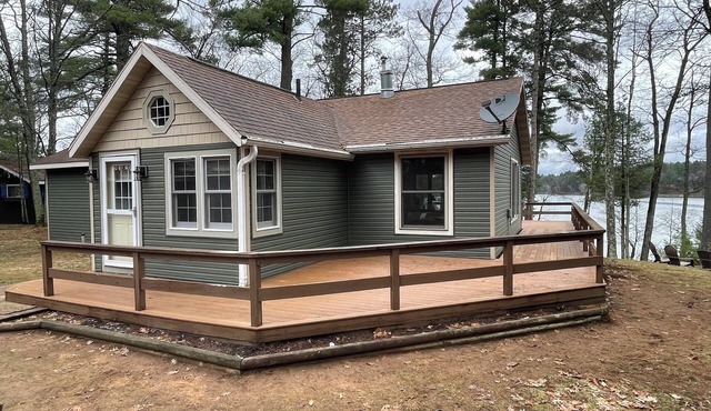 Little Muskie Retreat on Little Muskie Lake, Canoe included! Snowmobile!