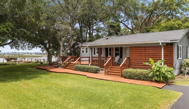 Little Oaks - Private Dock, Hot Tub & Sunset Views
