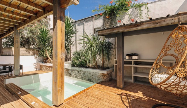 LITTLE OASIS - private terrasse, near the center and the beach