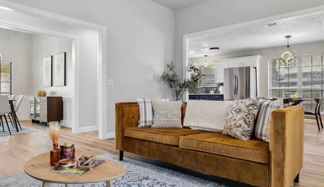 Little Oasis With Private Pool in Flower Mound