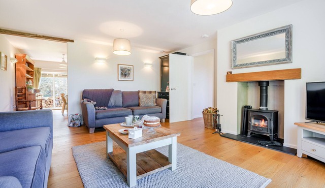 Little Orchard - Three Bedroom House, Sleeps 6