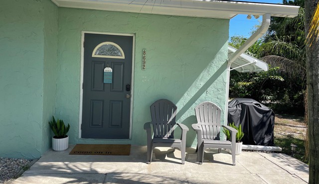 Little Palm Villa retreat less than a mile from the beach!