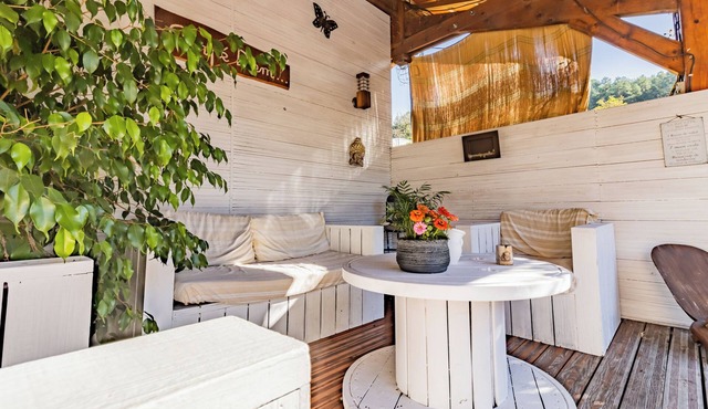 Little Périgord Paradise with Spa and Vegetable Garden