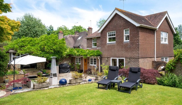 Little Ponds - Three Bedroom House, Sleeps 6