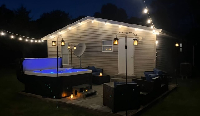 Little Raccoon Hideaway