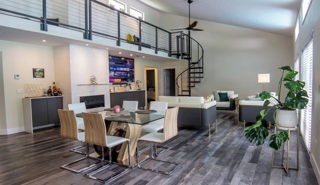 Little Ranches Retreat in the Heart of Equestrian Community