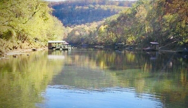 LITTLE RED RIVER RETREAT PRIVATE BOAT DOCK on 2.5 ACRES-Wildflower/Heber Springs