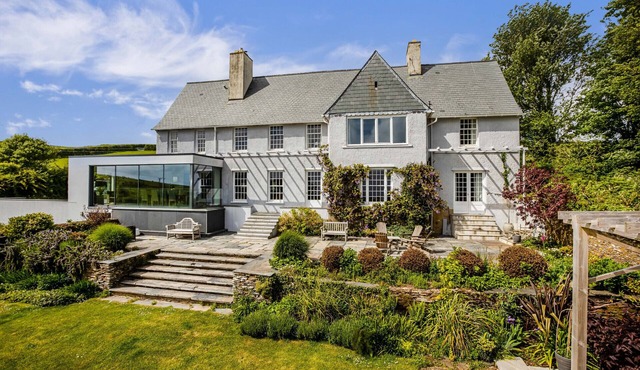 Little Redlap – Grand Coastal Estate with Sea Views & Walled Gardens