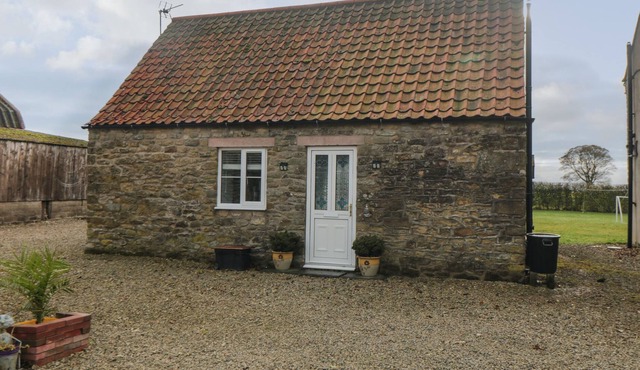 LITTLE RIGG COTTAGE, character holiday cottage in Pickering