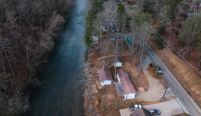 Little River Cottage, Pavilion, & Outdoor Paradise