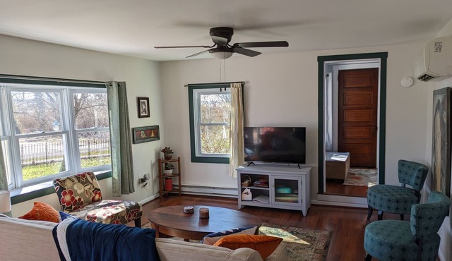 Little River Cottage - Tiny Beach for Enjoying and Welcoming Backyard Retreat