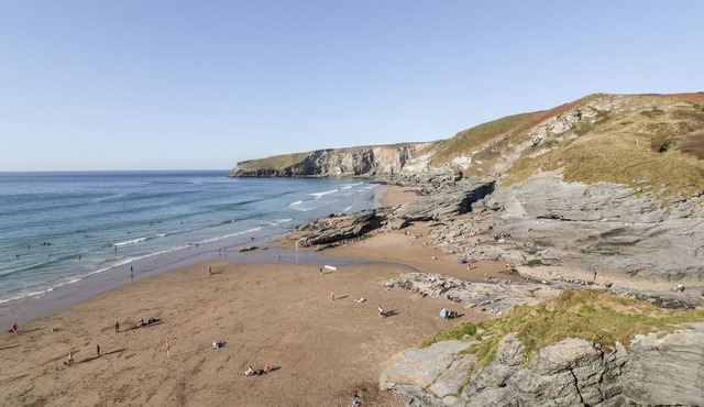 LITTLE RUFFO, pet friendly, character holiday cottage in Tintagel