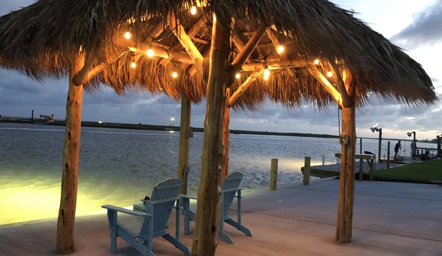 “Little Salt” GREAT LOCATION on intercoastal! Catch fish from backyard