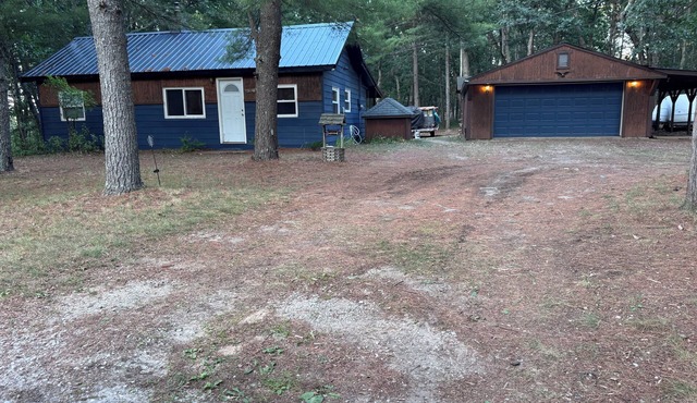 Little Sanctuary 2bedroom cabin in beautiful National City,MI 20 min from Tawas