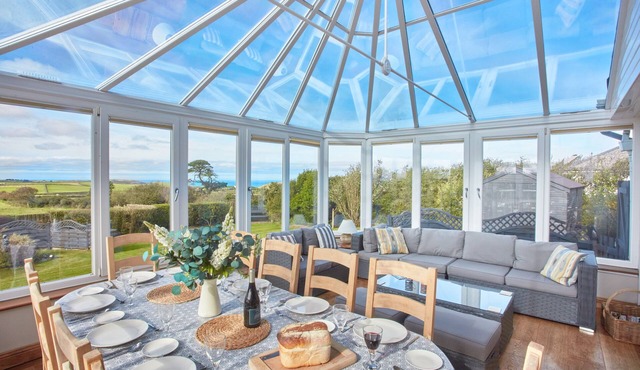 Little Seawynds is a lovely spacious property with panoramic coastal views set above the picturesque