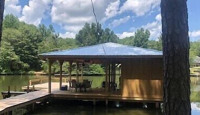 Little Slice of Heaven on Lake Sinclair