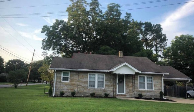 Little Stone Cottage close to everything!