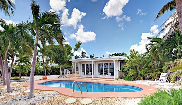 Little Torch Key Nest - Ocean view with pool