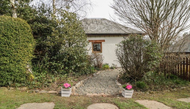 LITTLE TORR, romantic, country holiday cottage in Drewsteignton