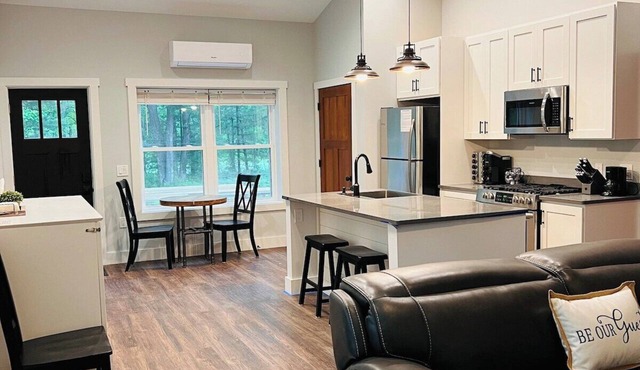 Little Traverse Therapy-Hot Tub/Fire Pit/AC