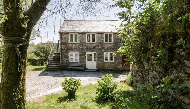 LITTLE TRESPETTIGUE, pet friendly, with open fire in Altarnun