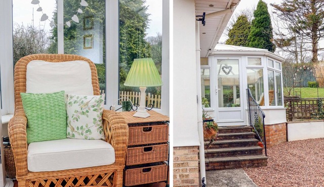 LITTLE WILLESLEIGH, romantic, luxury holiday cottage in Barnstaple