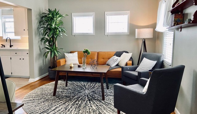 Little Yellow House in Ferndale! Quiet, Cozy 3BR