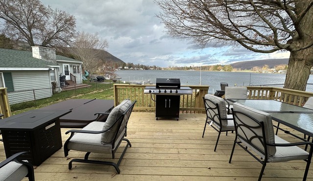 Little York's Lakeside Chalet