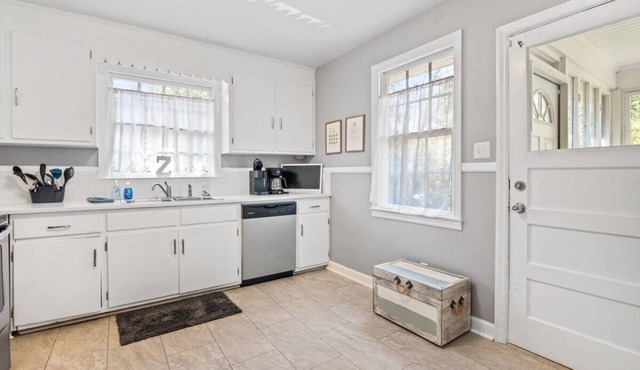 Little Z's, 3BR Home Very Close to SAV Port+Pets