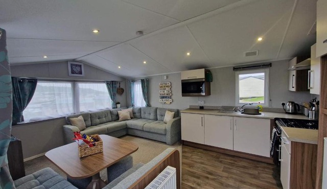 Littlesea Reeds holiday home