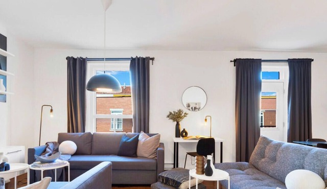 LiV MTL Chic-3 | Spacious 4BR Suite Bachelor Patio