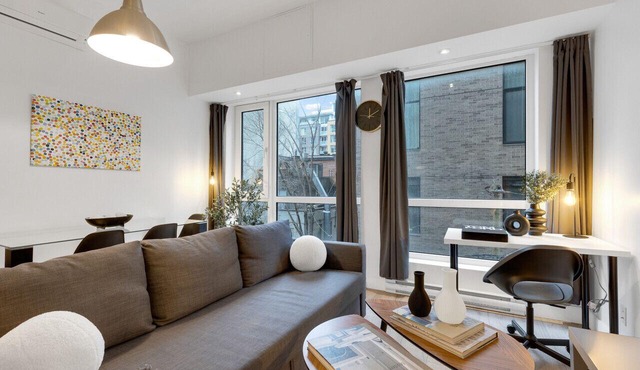 LiV MTL | Downtown Spacious Studio F1 Grand Prix
