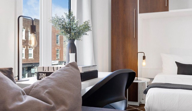 LiV MTL | Modern Studio + Rooftop F1 Grand Prix