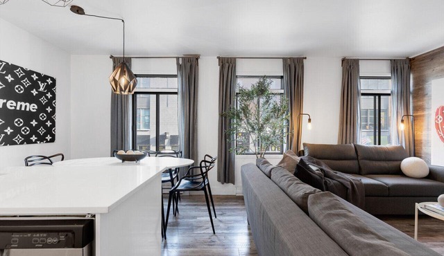 LiV MTL Spacious 2BR Suite F1 Grand Prix Montreal