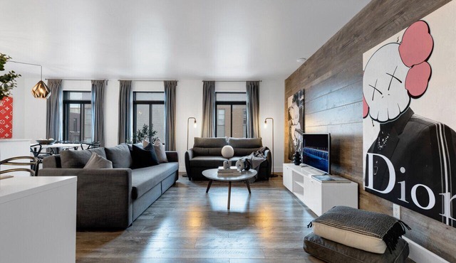 LiV MTL Spacious 2BR Suite F1 Grand Prix Montreal