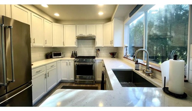 Livable C near Lake Washington!