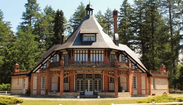 * Live a timeless experience in the heart of Sologne *