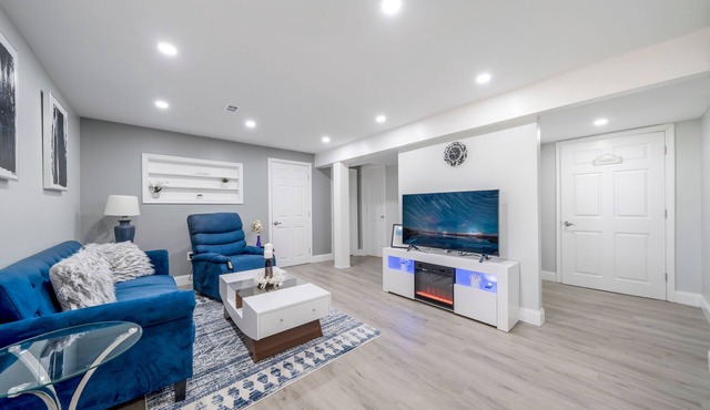 Live and Work Near DC: Coffee + Msg Chair + Wi-fi