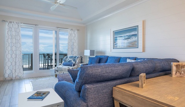 Live in luxury in this penthouse paradise!