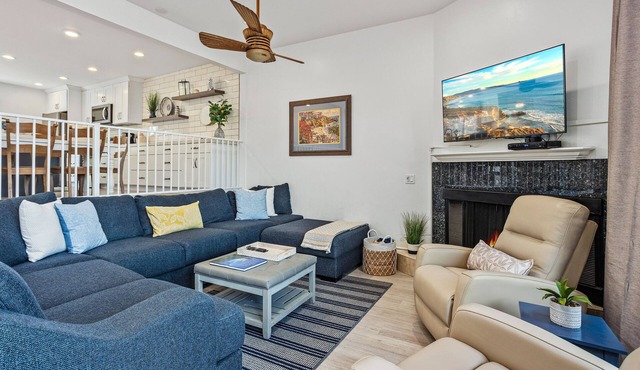 Live in the Sunshine - Family‑Friendly Condo in Solana Beach