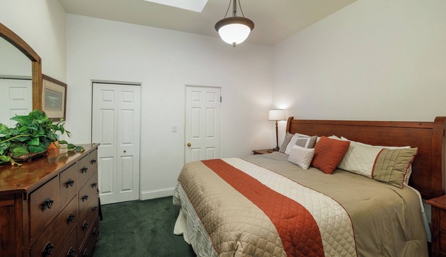 Live Like a Local: Downtown Bozeman 1BR Above Main Street | Ideal for 28+ Day Stays