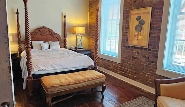Live Like a Local in a Historic Downtown Loft!