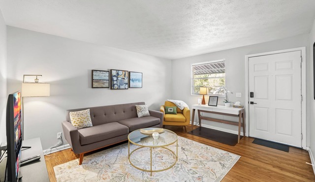 Live Like a Local | Tranquil 1BR Loft in San Marco