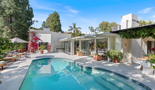 Live Like a Star in this Luxury FULLY staffed Beverly Hills Villa, 4Beds/5 baths