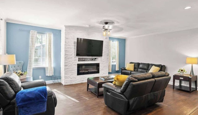 Live Oak Paradise - Pet and Kid Friendly!