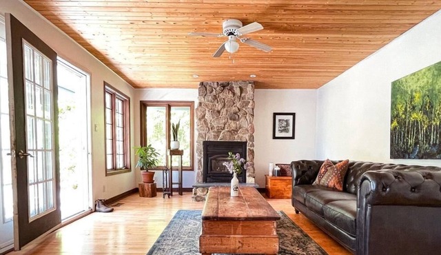 Live on Lac McGregor Surrounded by Nature (High Speed Internet!)